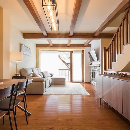 Casa Artiga De Lin By Seamount Rentals Les Bordes Eksteriør bilde