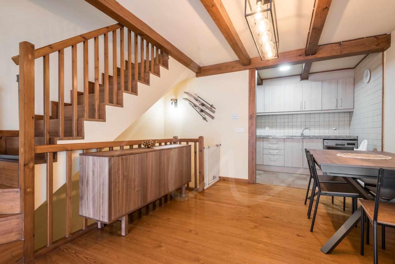 Casa Artiga De Lin By Seamount Rentals Les Bordes Eksteriør bilde