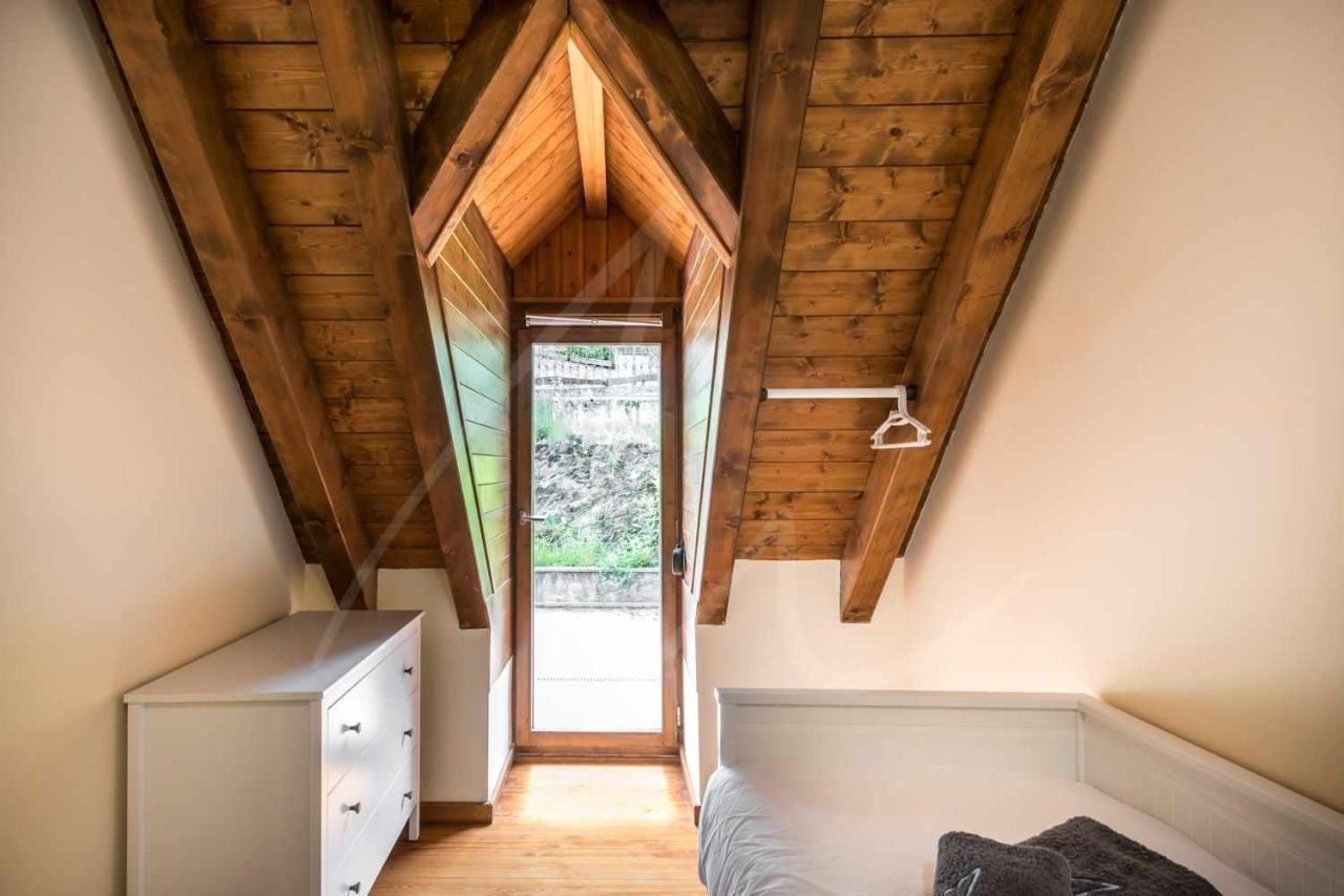 Casa Artiga De Lin By Seamount Rentals Les Bordes Eksteriør bilde
