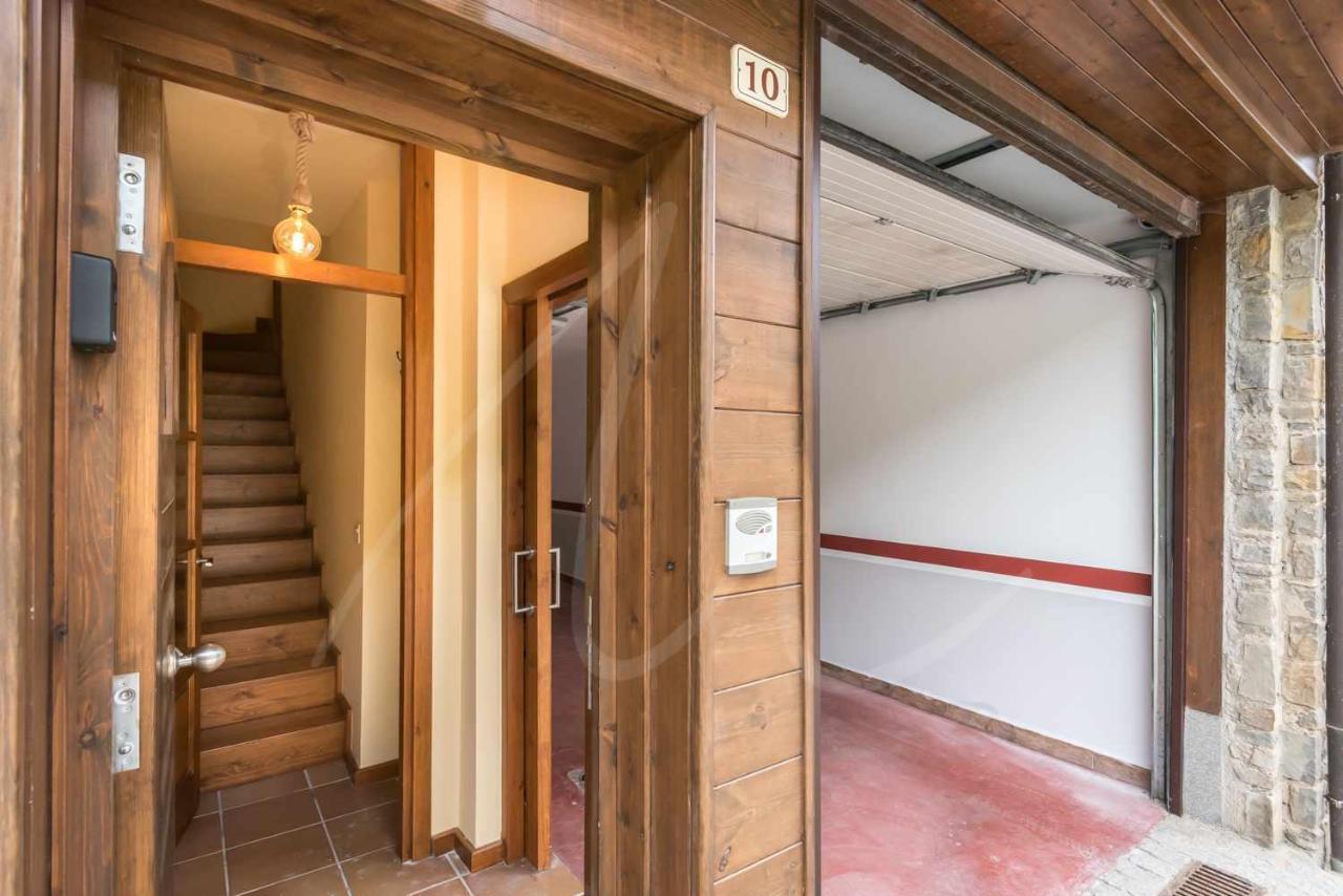 Casa Artiga De Lin By Seamount Rentals Les Bordes Eksteriør bilde